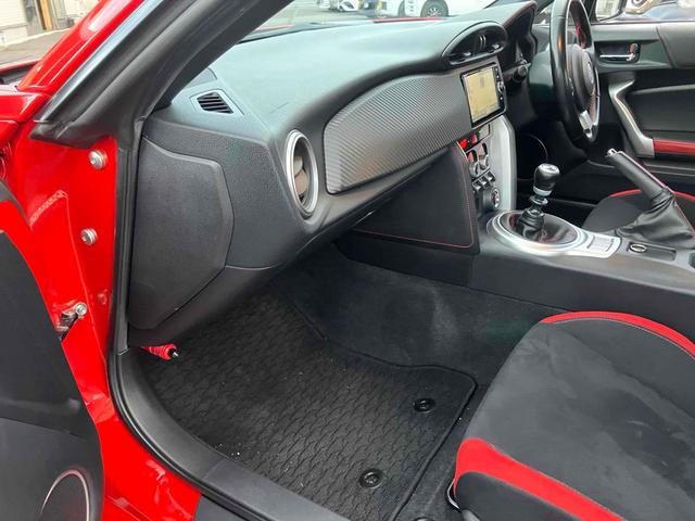 ８６ ＧＴ　ワンオーナー　純正ナビＴＶ　バックカメラ　ＴＲＤフロント・サイド・トランクスポイラー　モデリスタリアアンダースポイラー　ＴＲＤマフラー　エンケイ１７インチアルミ　社外ボンネット　ＲＳ－Ｒバネ純正バネ有（50枚目）