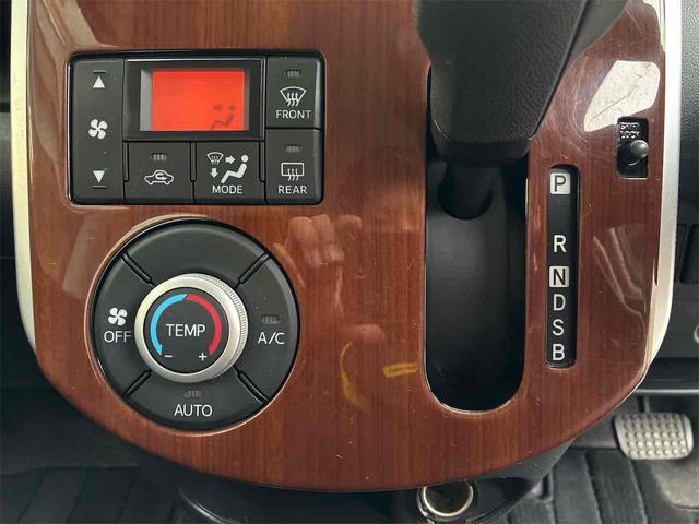 タント カスタムＸ　ＳＡＩＩ　４ＷＤ　ＥＴＣ　バックカメラ　両側スライド・片側電動　ＴＶ　クリアランスソナー　衝突被害軽減システム　ＬＥＤヘッドランプ　スマートキー　アイドリングストップ　電動格納ミラー　ベンチシート　ＣＶＴ（6枚目）