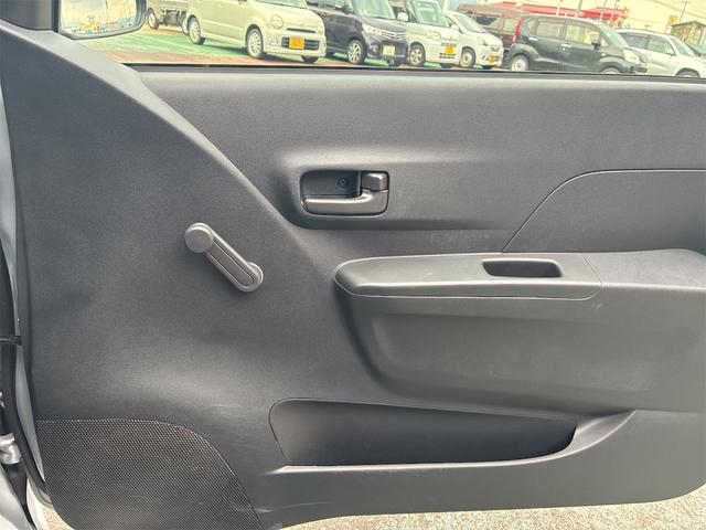 ミラ ＴＸ　４ＷＤ　ＣＶＴ　盗難防止システム　ＡＢＳ　エアコン　パワーステアリング　運転席エアバッグ　助手席エアバッグ（9枚目）