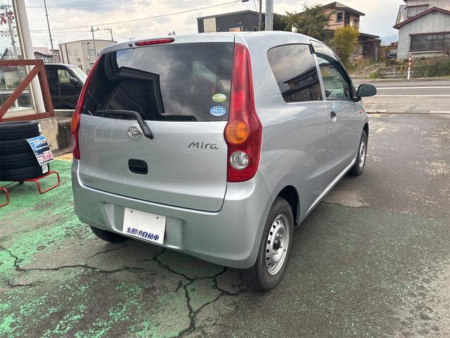 ミラ ＴＸ　４ＷＤ　ＣＶＴ　盗難防止システム　ＡＢＳ　エアコン　パワーステアリング　運転席エアバッグ　助手席エアバッグ（13枚目）