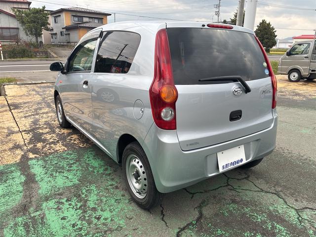 ミラ ＴＸ　４ＷＤ　ＣＶＴ　盗難防止システム　ＡＢＳ　エアコン　パワーステアリング　運転席エアバッグ　助手席エアバッグ（15枚目）