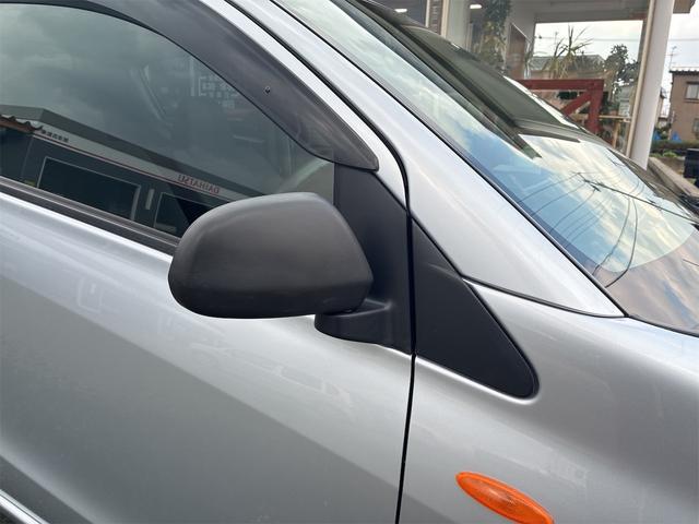 ミラ ＴＸ　４ＷＤ　ＣＶＴ　盗難防止システム　ＡＢＳ　エアコン　パワーステアリング　運転席エアバッグ　助手席エアバッグ（22枚目）