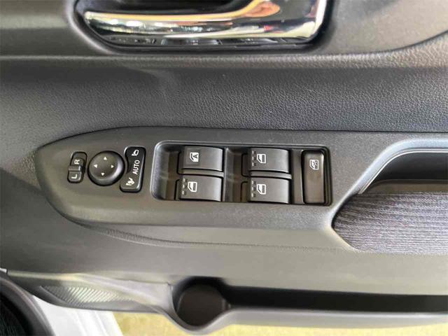 ムーヴ Ｇ　４ＷＤ　バックカメラ　両側スライド・片側電動　ＴＶ　クリアランスソナー　衝突被害軽減システム　オートライト　ＬＥＤヘッドランプ　スマートキー　アイドリングストップ　電動格納ミラー　ベンチシート　ＣＶＴ（7枚目）