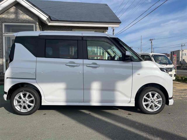 ムーヴ Ｇ　４ＷＤ　バックカメラ　両側スライド・片側電動　ＴＶ　クリアランスソナー　衝突被害軽減システム　オートライト　ＬＥＤヘッドランプ　スマートキー　アイドリングストップ　電動格納ミラー　ベンチシート　ＣＶＴ（13枚目）