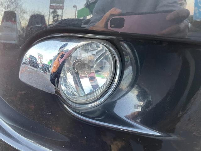 シック 禁煙車 ナビ LEDライト ETC キーレス 障害物センサー オートライト クルコン CD マニュアルモード ドアバイザー 純正アルミ デイライト プライバシーガラス 電格ミラー レベライザー(17枚目)