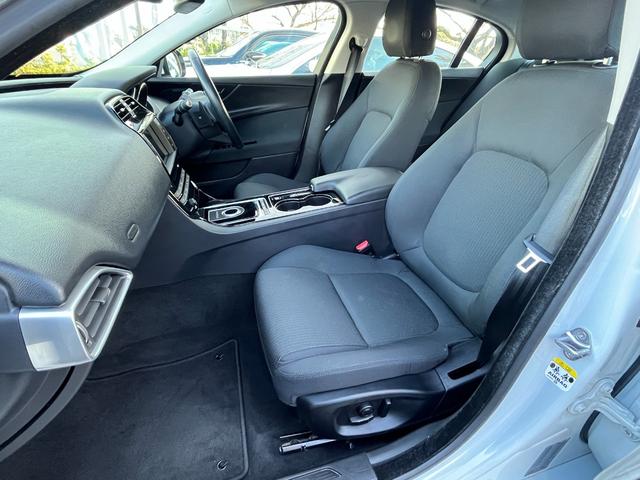 ＸＥ ＸＥ　ピュア　禁煙　ナビ　Ｂカメ　Ｂｌｕｅｔｏｏｔｈ　Ｐシート　クルコン　ＥＴＣ　ＨＩＤ　電格ミラー　Ｍウィンカー　ＣＤ　ＤＶＤ　パドル　Ａライト　Ａワイパー　Ｒフォグ　スマキー　純１８ＡＷ（18枚目）