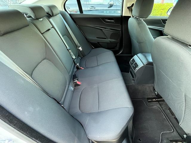 ＸＥ ＸＥ　ピュア　禁煙　ナビ　Ｂカメ　Ｂｌｕｅｔｏｏｔｈ　Ｐシート　クルコン　ＥＴＣ　ＨＩＤ　電格ミラー　Ｍウィンカー　ＣＤ　ＤＶＤ　パドル　Ａライト　Ａワイパー　Ｒフォグ　スマキー　純１８ＡＷ（19枚目）