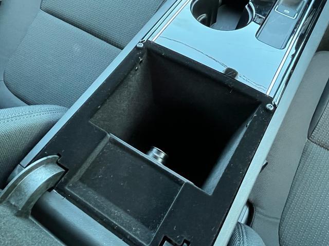 ＸＥ ＸＥ　ピュア　禁煙　ナビ　Ｂカメ　Ｂｌｕｅｔｏｏｔｈ　Ｐシート　クルコン　ＥＴＣ　ＨＩＤ　電格ミラー　Ｍウィンカー　ＣＤ　ＤＶＤ　パドル　Ａライト　Ａワイパー　Ｒフォグ　スマキー　純１８ＡＷ（51枚目）