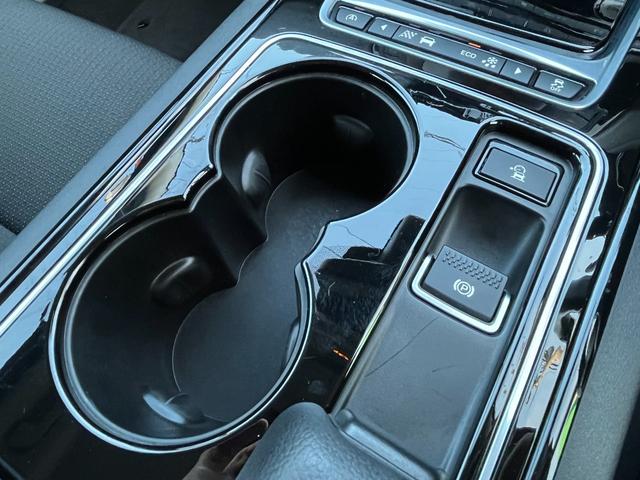 ＸＥ ＸＥ　ピュア　禁煙　ナビ　Ｂカメ　Ｂｌｕｅｔｏｏｔｈ　Ｐシート　クルコン　ＥＴＣ　ＨＩＤ　電格ミラー　Ｍウィンカー　ＣＤ　ＤＶＤ　パドル　Ａライト　Ａワイパー　Ｒフォグ　スマキー　純１８ＡＷ（59枚目）