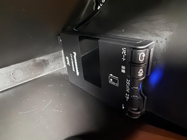 ジープ・コンパス アルティテュード　ナビ　Ｂカメラ　Ｂｌｕｅｔｏｏｔｈ　クルコン　Ｄレコ　フルセグ　ＣＤ　ＤＶＤ　ステアスイッチ　フォグ　Ｒフォグ　電格ミラー　レベライザー　キーレス　ＡＡＣ（13枚目）