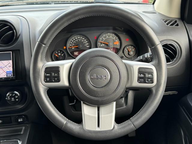 ジープ・コンパス アルティテュード　ナビ　Ｂカメラ　Ｂｌｕｅｔｏｏｔｈ　クルコン　Ｄレコ　フルセグ　ＣＤ　ＤＶＤ　ステアスイッチ　フォグ　Ｒフォグ　電格ミラー　レベライザー　キーレス　ＡＡＣ（18枚目）