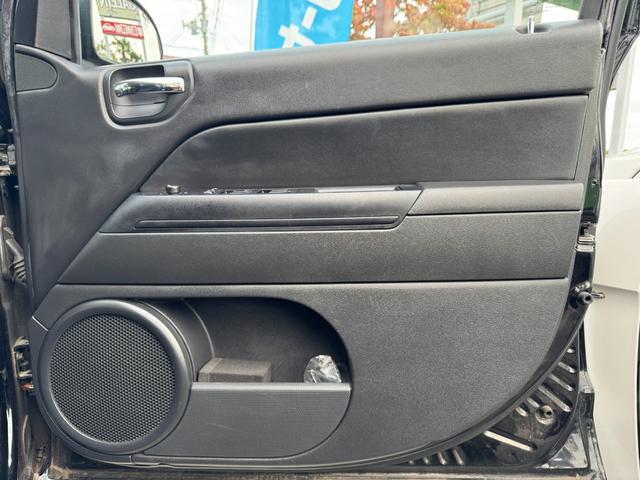 ジープ・コンパス アルティテュード　ナビ　Ｂカメラ　Ｂｌｕｅｔｏｏｔｈ　クルコン　Ｄレコ　フルセグ　ＣＤ　ＤＶＤ　ステアスイッチ　フォグ　Ｒフォグ　電格ミラー　レベライザー　キーレス　ＡＡＣ（38枚目）