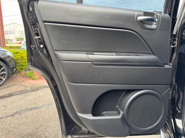 ジープ・コンパス アルティテュード　ナビ　Ｂカメラ　Ｂｌｕｅｔｏｏｔｈ　クルコン　Ｄレコ　フルセグ　ＣＤ　ＤＶＤ　ステアスイッチ　フォグ　Ｒフォグ　電格ミラー　レベライザー　キーレス　ＡＡＣ（40枚目）