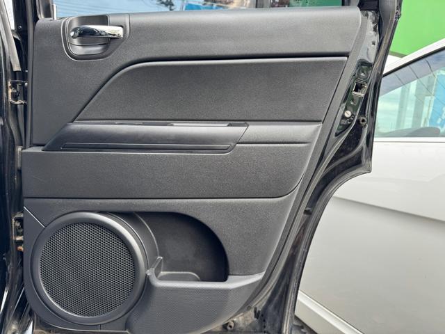 ジープ・コンパス アルティテュード　ナビ　Ｂカメラ　Ｂｌｕｅｔｏｏｔｈ　クルコン　Ｄレコ　フルセグ　ＣＤ　ＤＶＤ　ステアスイッチ　フォグ　Ｒフォグ　電格ミラー　レベライザー　キーレス　ＡＡＣ（41枚目）