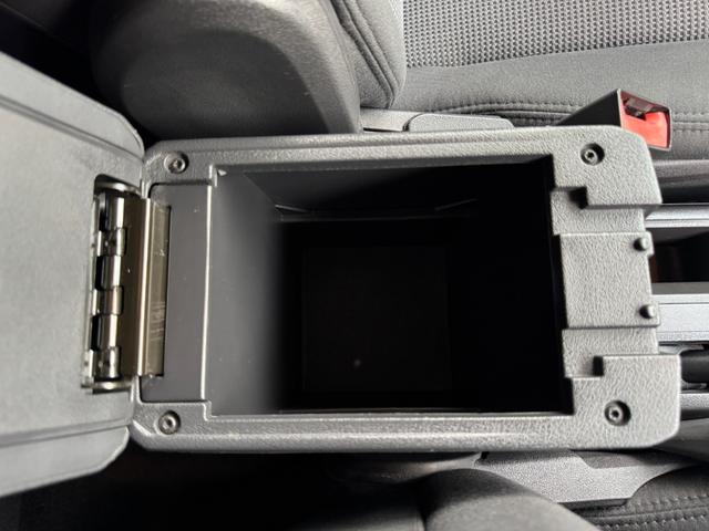 ジープ・コンパス アルティテュード　ナビ　Ｂカメラ　Ｂｌｕｅｔｏｏｔｈ　クルコン　Ｄレコ　フルセグ　ＣＤ　ＤＶＤ　ステアスイッチ　フォグ　Ｒフォグ　電格ミラー　レベライザー　キーレス　ＡＡＣ（52枚目）
