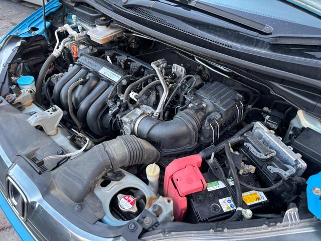 フィットハイブリッド Fパッケージ ナビ LED ドアバイザー オートライト 電格ミラー Mウィンカー スマートキー プッシュスタート AAC 衝突軽減ブレーキ 15AW(50枚目)