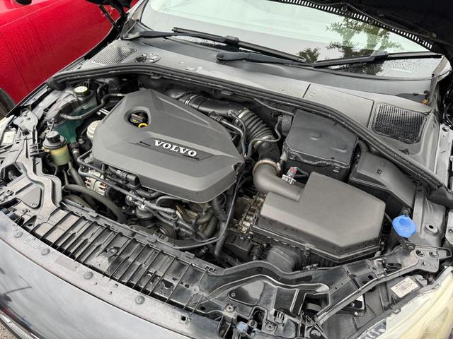 Ｖ６０ Ｔ４　後期型　禁煙　黒革　ナビ　Ｂｌｕｅｔｏｏｔｈ　Ｐシート　クルコン　ＥＴＣ　Ｓヒーター　ＨＩＤ　Ｐスタート　ステアスイッチ　ＣＤ　ＤＶＤ　パドルシフト　スマキー　Ａライト　ＭＴモード　Ｍウィンカー　ＡＷ（64枚目）