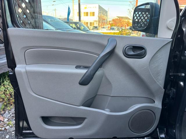 カングー 1.6 タイミングベルト交換済 ナビ バックカメラ ETC フォグ キーレス オートライト ルーフレール ドアバイザー AAC 電動格納ミラー(41枚目)