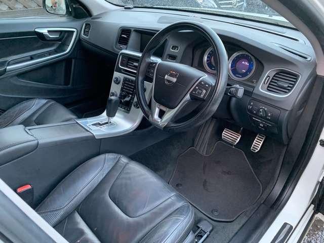 S60 T4 Rデザイン 純正ナビ 革シート バックカメラ フルセグテレビ Bluetooth HID ETC アルミホイール(13枚目)