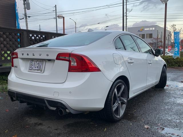 S60 T4 Rデザイン 純正ナビ 革シート バックカメラ フルセグテレビ Bluetooth HID ETC アルミホイール(26枚目)