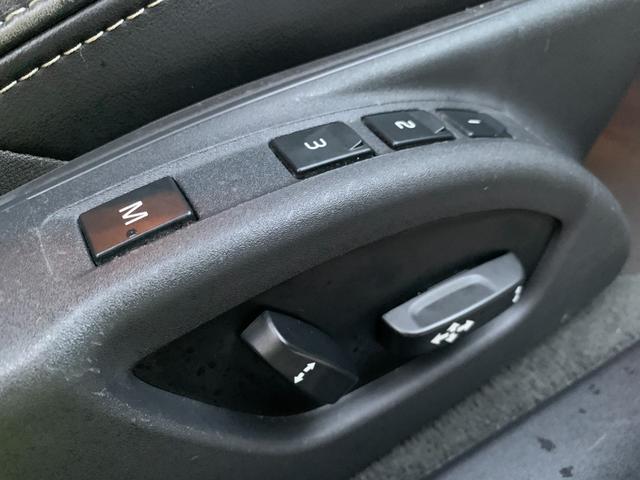 S60 T4 Rデザイン 純正ナビ 革シート バックカメラ フルセグテレビ Bluetooth HID ETC アルミホイール(41枚目)