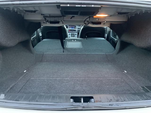 S60 T4 Rデザイン 純正ナビ 革シート バックカメラ フルセグテレビ Bluetooth HID ETC アルミホイール(52枚目)