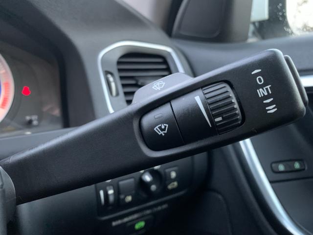 S60 T4 Rデザイン 純正ナビ 革シート バックカメラ フルセグテレビ Bluetooth HID ETC アルミホイール(59枚目)