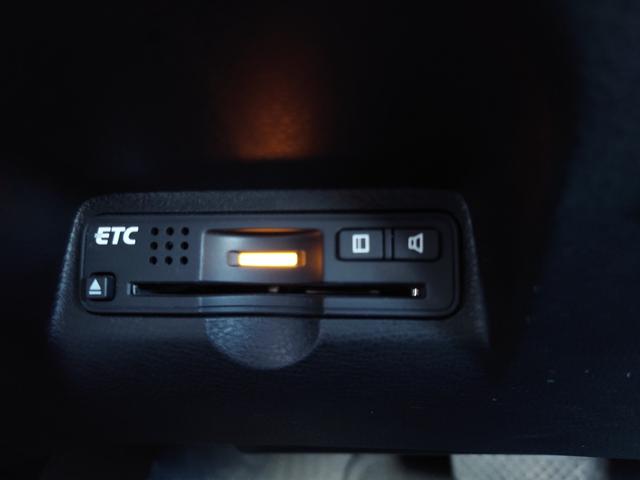 フィットハイブリッド ナビプレミアムセレクション ナビ Bカメ ワンセグ クルコン Sヒーター ETC HID Aライト スマキー 電格ミラー Mウィンカー Dバイザー AAC ステアスイッチ CD DVD AW パドルシフト(12枚目)