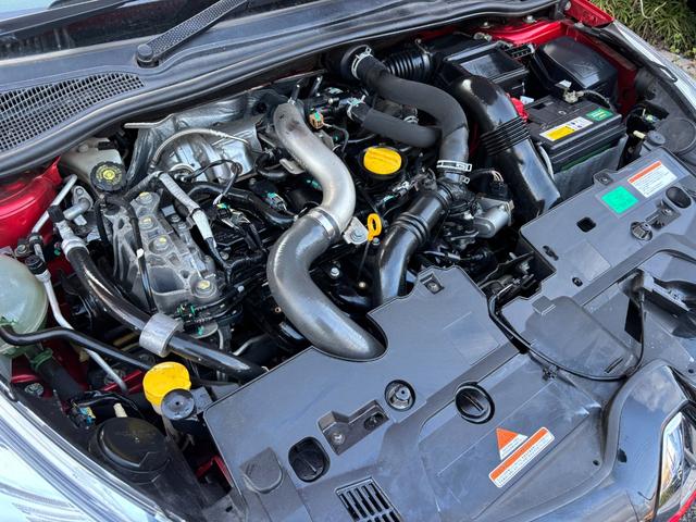 エンジンルームはご覧の通りキレイな状態です♪エンジンに異音などもなく入庫時にロードテストも行っておりますが、走行にも異常はございません♪