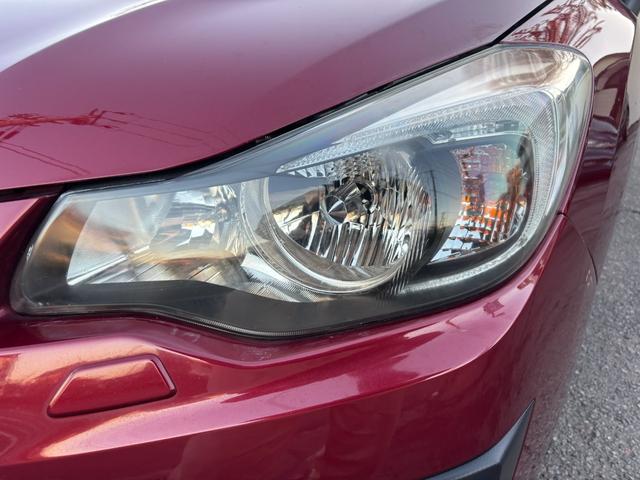 曇りやキズの少ないヘッドライトになっております♪視認性も良く夜道を明るく照らしてくれますね♪