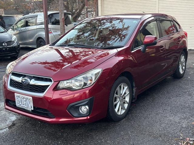 ４ＷＤの車両となりますのでオールシーズン活躍できる車両です！荷室も広く、使い勝手もよい一台！外装色も人気のブラック！当店のボディコーティングも効果的な車両となりますので合わせてご検討下さい！