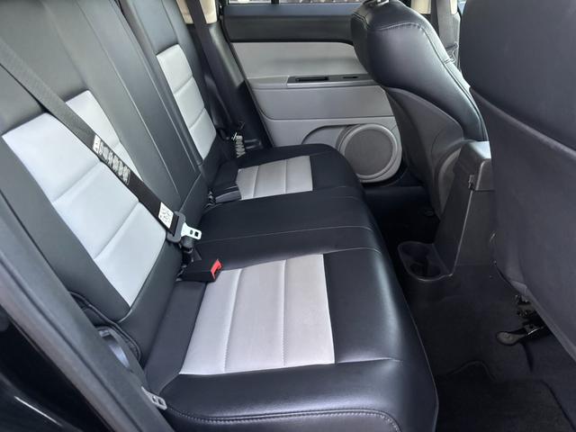 ジープ・パトリオット リミテッド　サンルーフ　ハーフレザーシート　前席シートヒーター　クルーズコントロール　ＥＴＣ　純正ＡＷ　キーレス　フォグ　純正オーディオ　禁煙　ドアバイザー　サイドカメラ（13枚目）