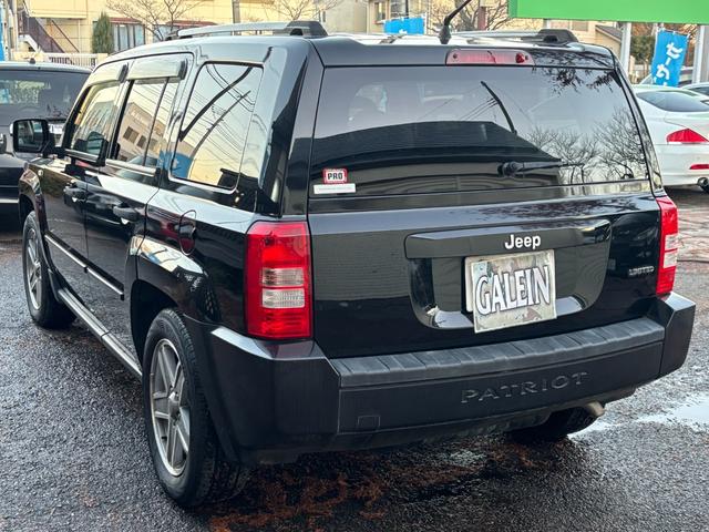 ジープ・パトリオット リミテッド　サンルーフ　ハーフレザーシート　前席シートヒーター　クルーズコントロール　ＥＴＣ　純正ＡＷ　キーレス　フォグ　純正オーディオ　禁煙　ドアバイザー　サイドカメラ（17枚目）