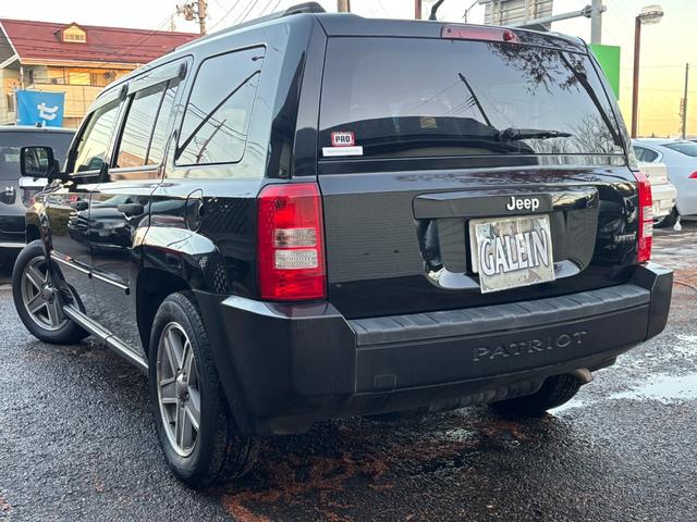 ジープ・パトリオット リミテッド　サンルーフ　ハーフレザーシート　前席シートヒーター　クルーズコントロール　ＥＴＣ　純正ＡＷ　キーレス　フォグ　純正オーディオ　禁煙　ドアバイザー　サイドカメラ（31枚目）