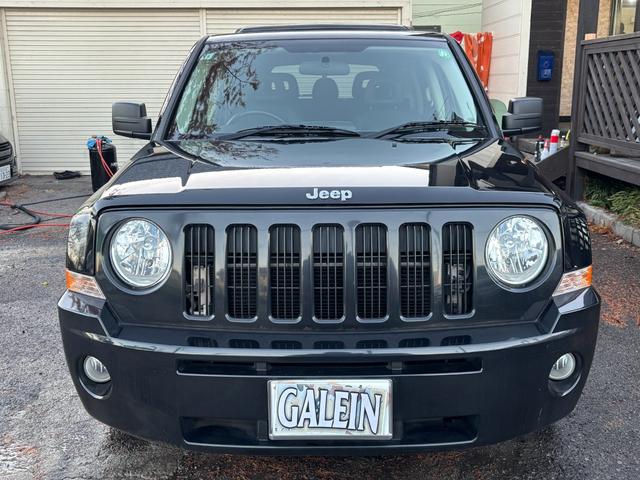 ジープ・パトリオット リミテッド　サンルーフ　ハーフレザーシート　前席シートヒーター　クルーズコントロール　ＥＴＣ　純正ＡＷ　キーレス　フォグ　純正オーディオ　禁煙　ドアバイザー　サイドカメラ（33枚目）