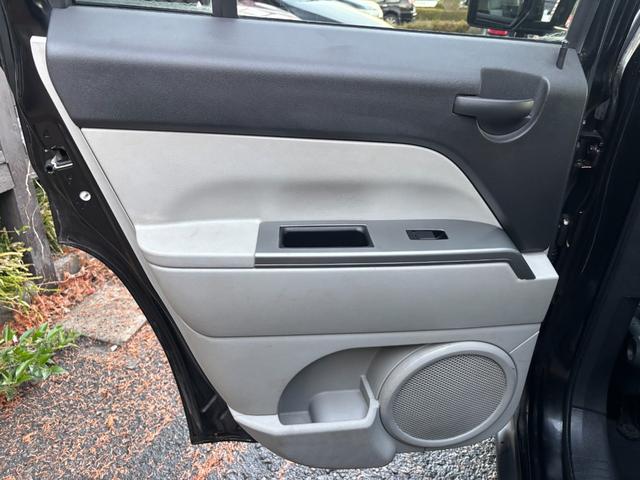 ジープ・パトリオット リミテッド　サンルーフ　ハーフレザーシート　前席シートヒーター　クルーズコントロール　ＥＴＣ　純正ＡＷ　キーレス　フォグ　純正オーディオ　禁煙　ドアバイザー　サイドカメラ（44枚目）