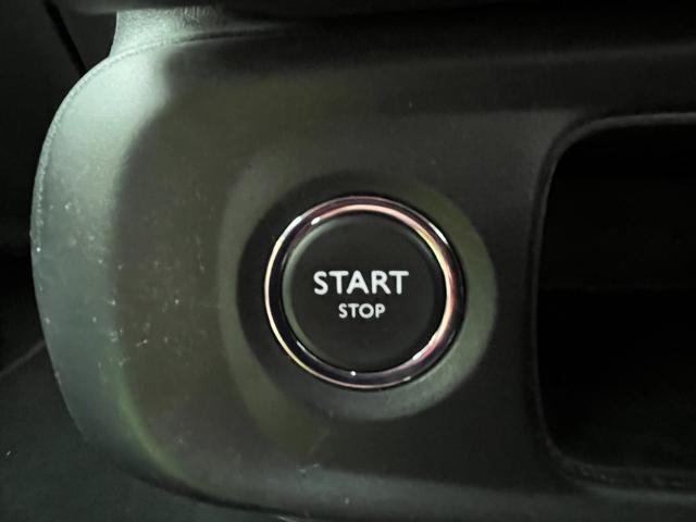 Ｃ３ フィール　ディスプレイオーディオ　バックカメラ　ブラインドスポットモニター　ＥＴＣ　クルーズコントロール　車線逸脱警報　スマートキー　プッシュスタート　ＬＥＤ　純正ＡＷ（10枚目）