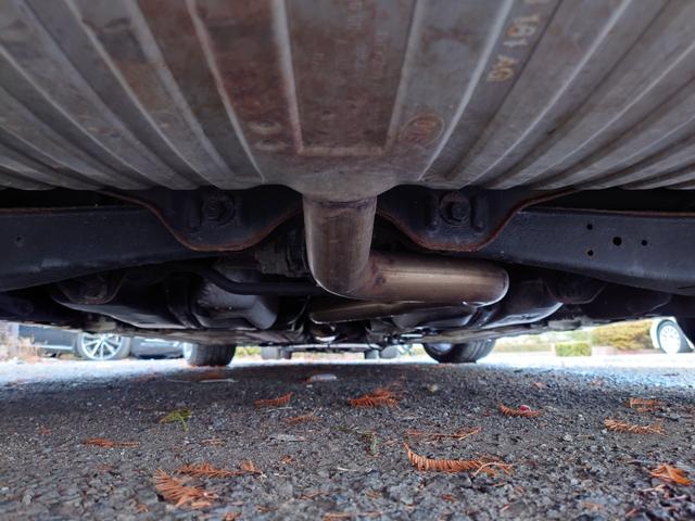 下回り・足回りの状態も錆や腐食等見受けれずとても綺麗な状態でございます♪当店は東北にお店を構えておりますが車両の下回りの状態は入念にチェックしておりますので安心してお買い求めくださいませ♪