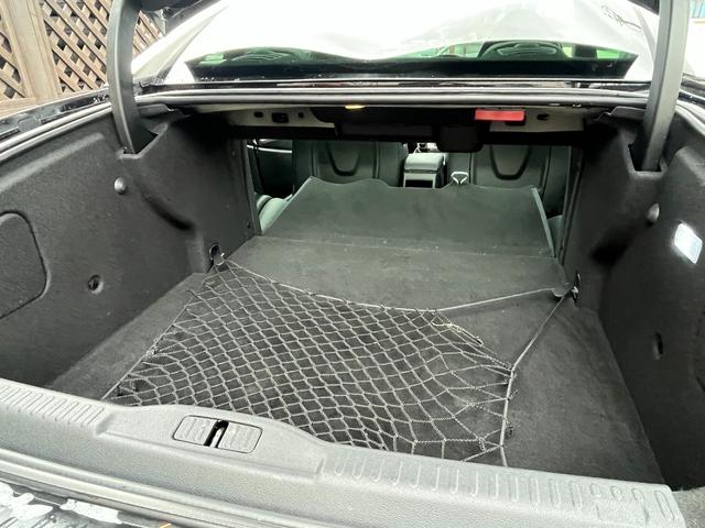 トランクスペースも広く大きい荷物なども積み込むことが出来ますので状況に応じて使い分けることが出来ます♪