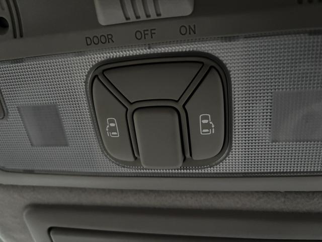 エスティマハイブリッド Ｇ　４ＷＤ　ハイブリッド　両側パワースライドドア　社外ナビ　フリップダウンモニター　ＨＩＤ　ＥＴＣ　Ｂｌｕｅｔｏｏｔｈ　タイミングチェーン　スマートキー　アダプティブフロントライト　ドアバイザ　ＰＶガラス（9枚目）