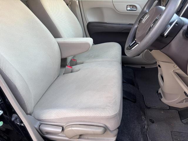 �^�]�Ȃ̑����͍L�X�Ƃ��Ă���A���Ȃ͑傫���O��ɃX���C�h�o����̂Ŏ����ɍ������|�W�V�����ŉ^�]���鎖���o���܂���A�N�Z����u���[�L�ɃN�Z���Ȃ��ƂĂ��^�]�̂��₷���ԗ��ł���