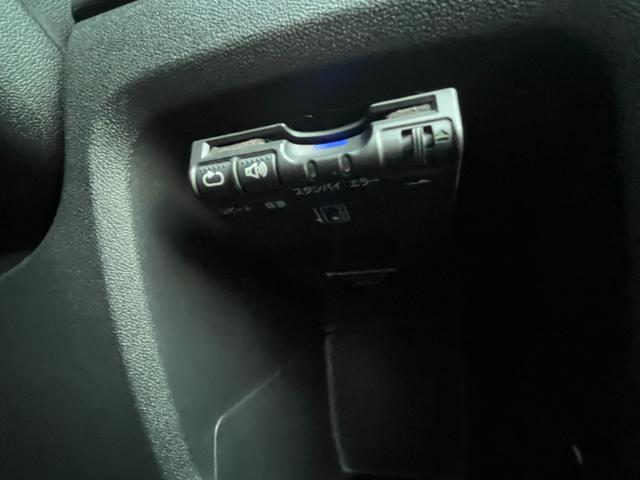 ２０８ 　ＧＴ　６速マニュアル　ガラスルーフ　ハーフレザーシート　オートクルーズコントロール　Ｂｌｕｅｔｏｏｔｈ　ＥＴＣ　禁煙　フォグ　純正ＡＷ　キーレス　ディスプレイオーディオ　ステアリングリモコン（9枚目）