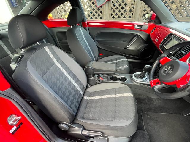 ザ・ビートル デザイン 後期 関東入 禁煙 ナビ Bカメ クルコン フルセグ CD DVD オートライト AW HID フォグ(14枚目)