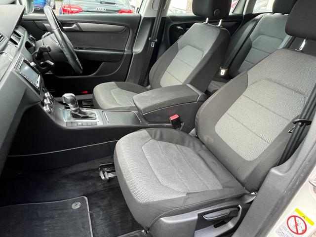 パサートヴァリアント ナビエディション　純正ナビ　バックカメラ　クルーズコントロール　ＨＩＤ　ＥＴＣ　ミラーウィンカー　アルミホイール（14枚目）