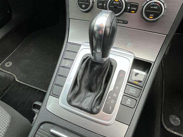 パサートヴァリアント ナビエディション　純正ナビ　バックカメラ　クルーズコントロール　ＨＩＤ　ＥＴＣ　ミラーウィンカー　アルミホイール（61枚目）