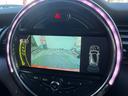 ナビが装備されてますので初めて訪れる場所でも迷わずに目的地に到着できますね♪長距離ドライブでＣＤも聞くことが出来るので、ドライブも一層楽しくなりますよ♪