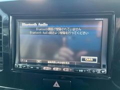 Ｂｌｕｅｔｏｏｔｈ機能が付いておりますので、車内空間をより快適にすることが出来ます♪長距離のドライブで渋滞に巻き込まれた時でも退屈知らず♪好きな音楽をかけて気分が上がること間違いなしですね♪ 7