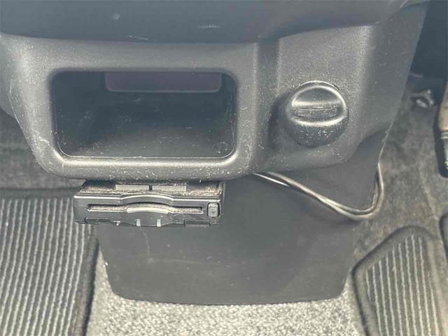 ムーヴ カスタム　Ｘリミテッド　４ＷＤ　ＥＴＣ　バックカメラ　ナビ　ＴＶ　ＨＩＤ　ＬＥＤヘッドランプ　スマートキー　アイドリングストップ　電動格納ミラー　ベンチシート　ＣＶＴ　盗難防止システム　ＡＢＳ　ＣＤ（5枚目）