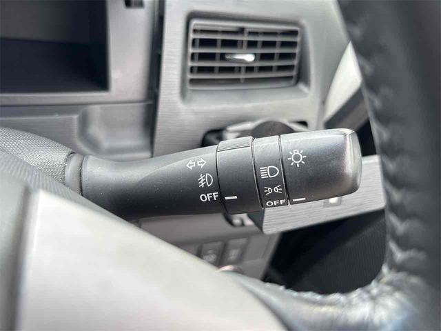 ムーヴ カスタム　Ｘリミテッド　４ＷＤ　ＥＴＣ　バックカメラ　ナビ　ＴＶ　ＨＩＤ　ＬＥＤヘッドランプ　スマートキー　アイドリングストップ　電動格納ミラー　ベンチシート　ＣＶＴ　盗難防止システム　ＡＢＳ　ＣＤ（6枚目）