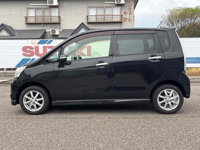 ムーヴ カスタム　Ｘリミテッド　４ＷＤ　ＥＴＣ　バックカメラ　ナビ　ＴＶ　ＨＩＤ　ＬＥＤヘッドランプ　スマートキー　アイドリングストップ　電動格納ミラー　ベンチシート　ＣＶＴ　盗難防止システム　ＡＢＳ　ＣＤ（18枚目）